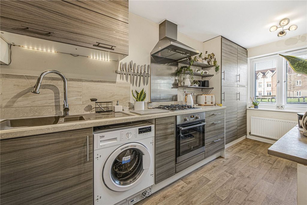 Property photo 3 of 15 Picture No. 32