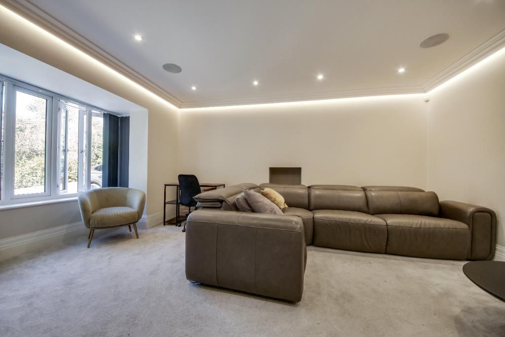 Property photo 3 of 17 Lounge (Portal Size).Jpg
