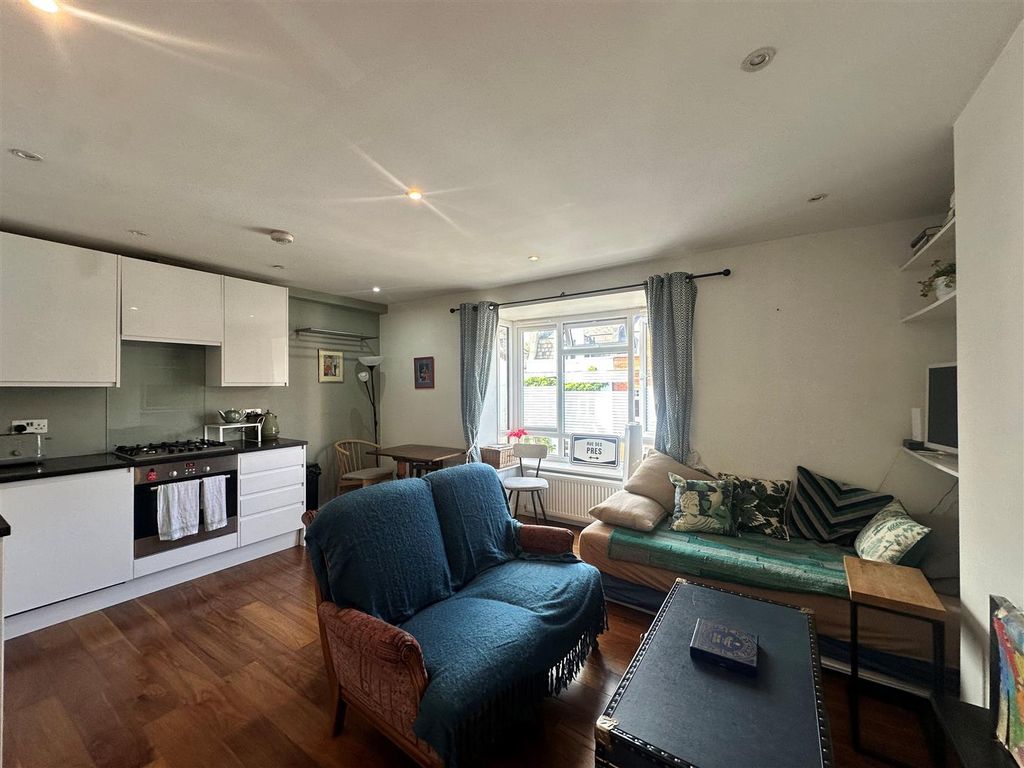 Property photo 3 of 7 Reception - Kitchen, Queens Court, Eden Harper Sw1
