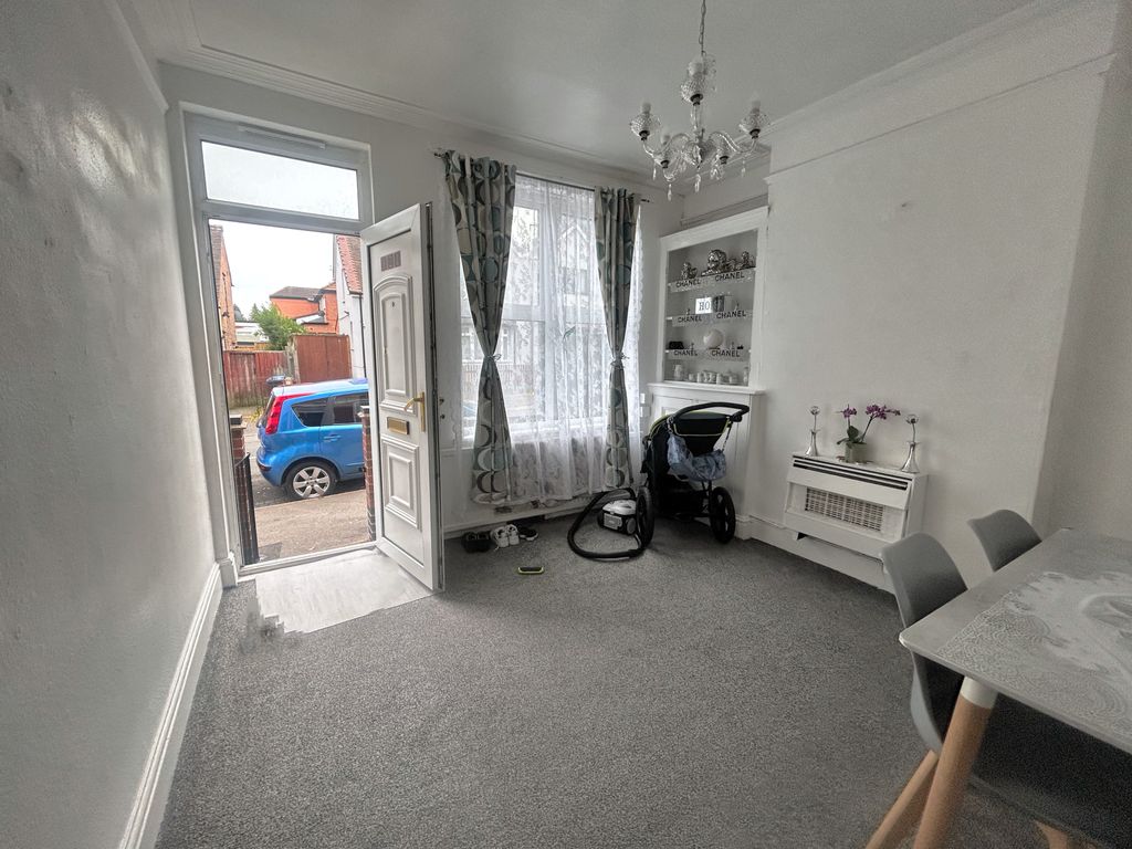 Property photo 3 of 10 0DC7CD66-8Dd4-45F6-9950-7B7649762Fa1.Jpg