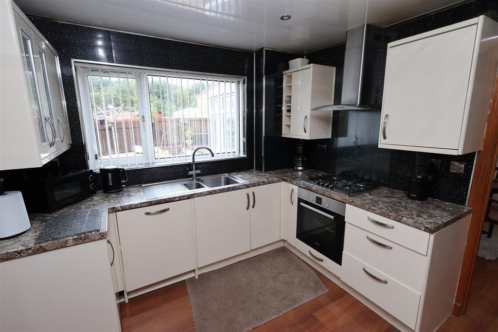 Property photo 3 of 26