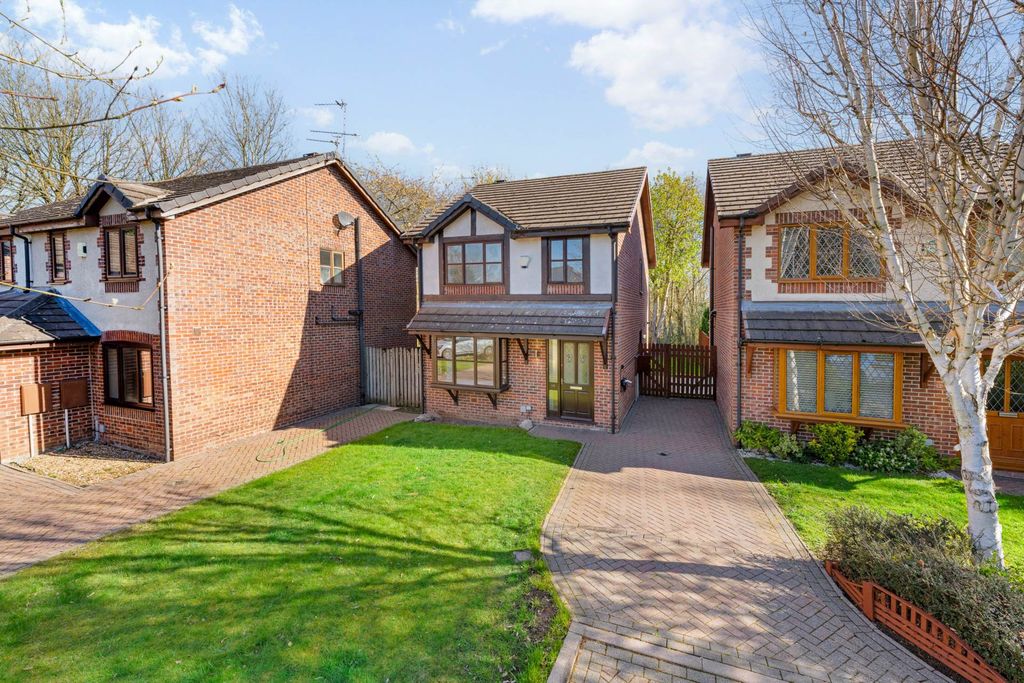 Property photo 2 of 31