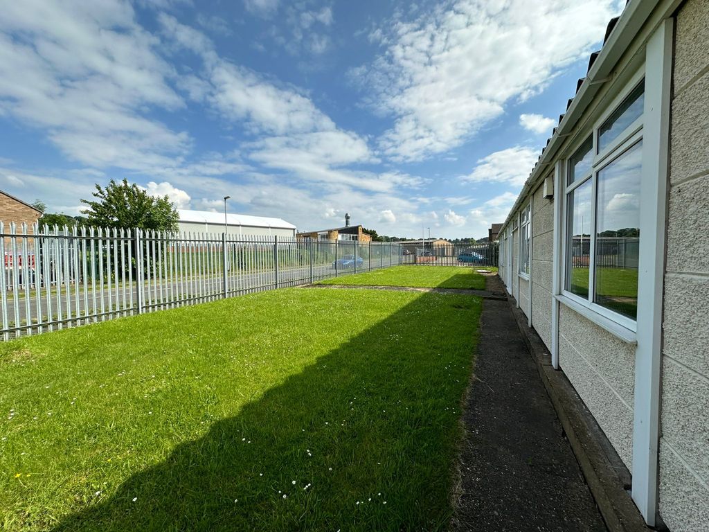 Property photo 1 of 2