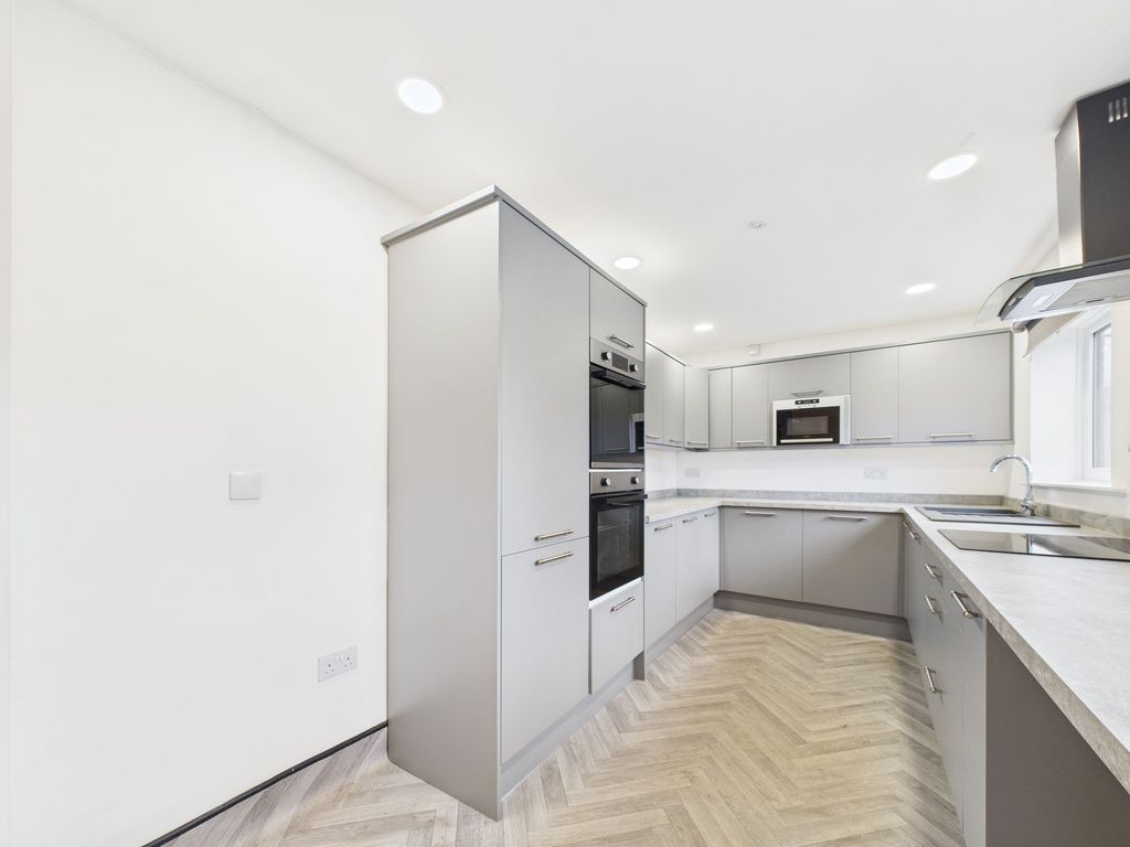 Property photo 2 of 29