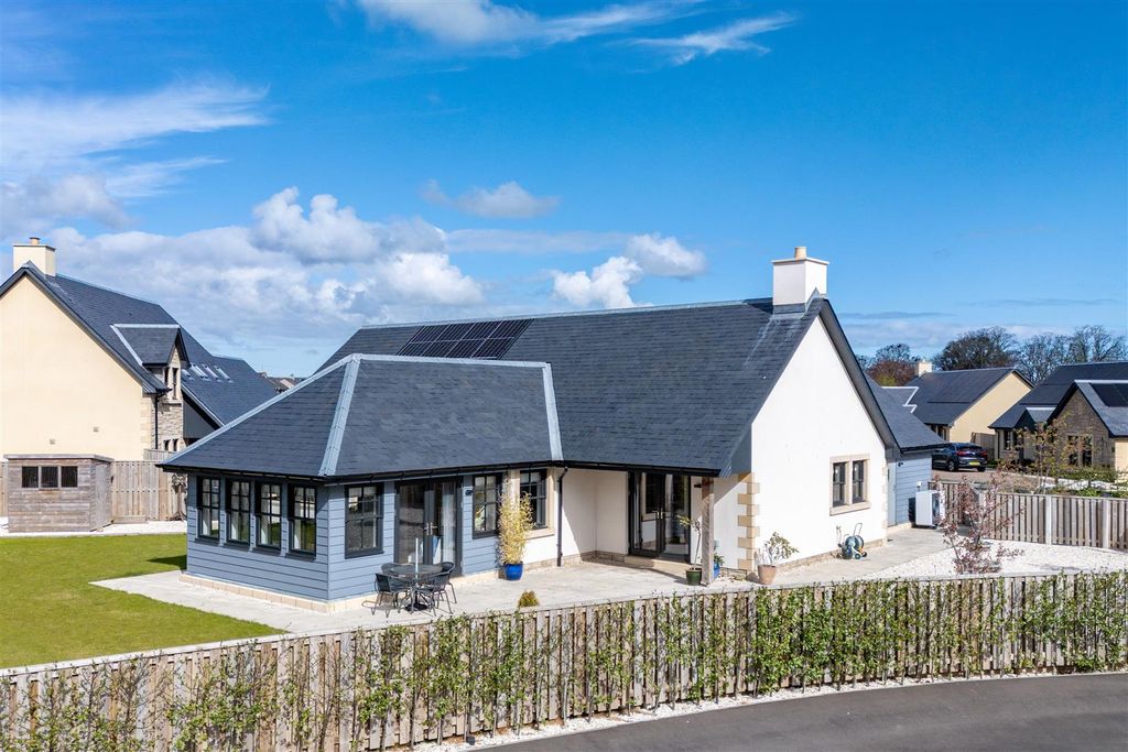 Property photo 2 of 24 1_Everly_Way_Swinton-24.Jpg