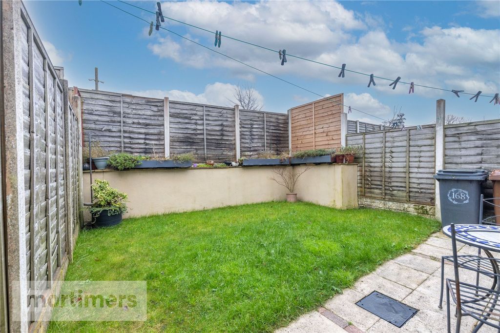 Property photo 3 of 18 Garden