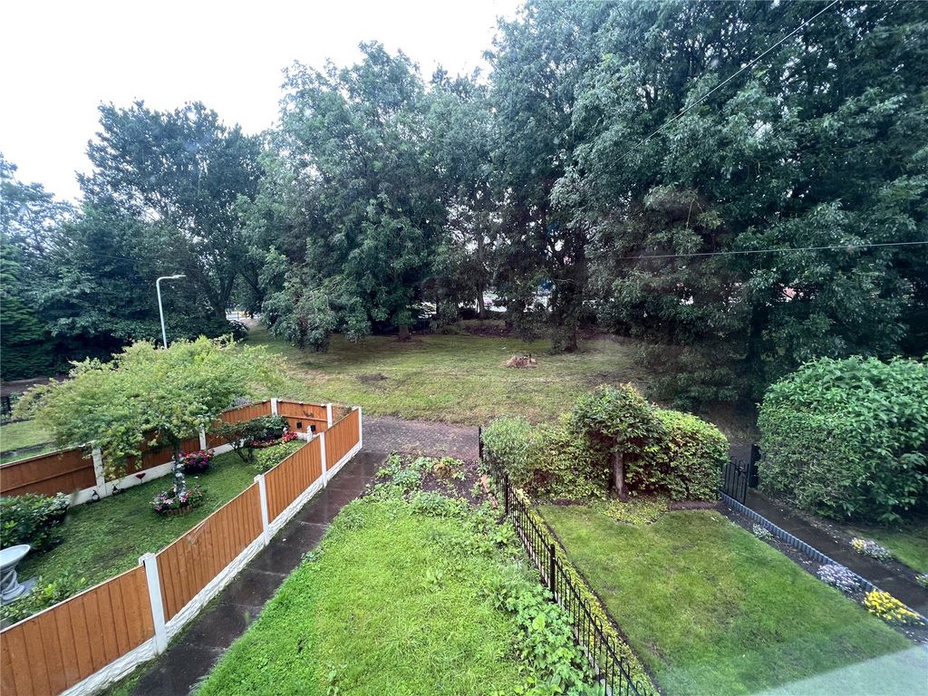 Property photo 2 of 12 Front Garden