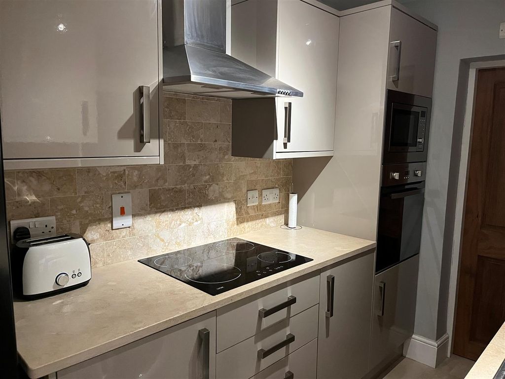 Property photo 2 of 10 Kitchen 2.Jpg