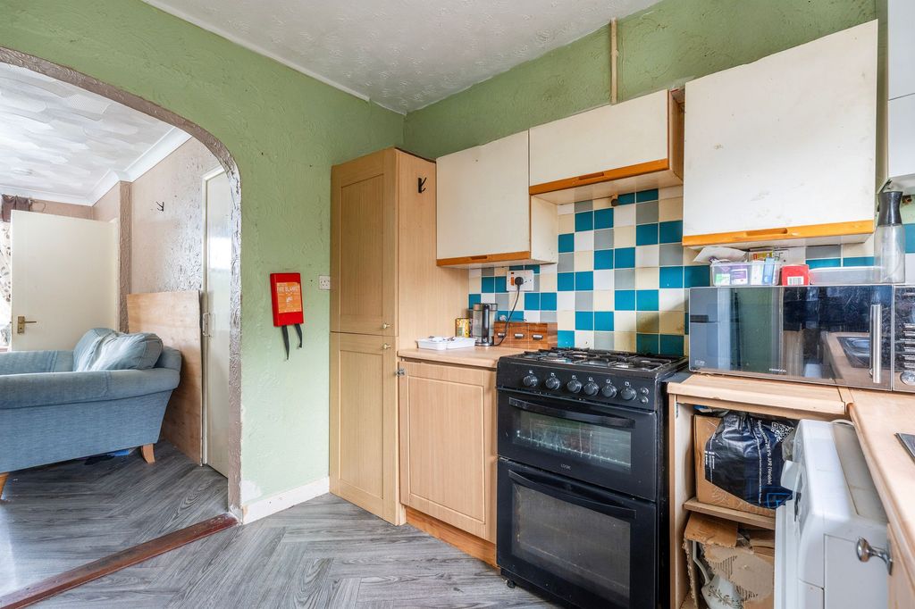 Property photo 3 of 17