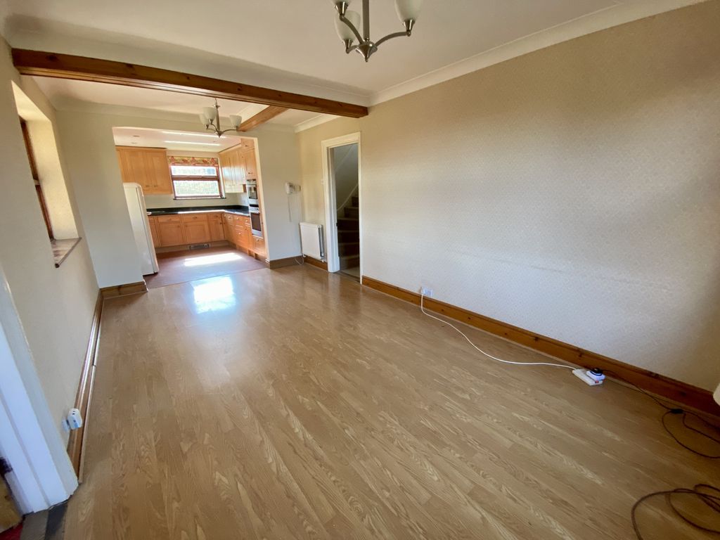 Property photo 3 of 19 Gallery