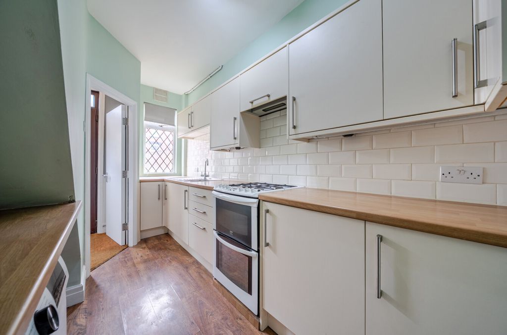 Property photo 2 of 17 1463159-9-6A05E8c...