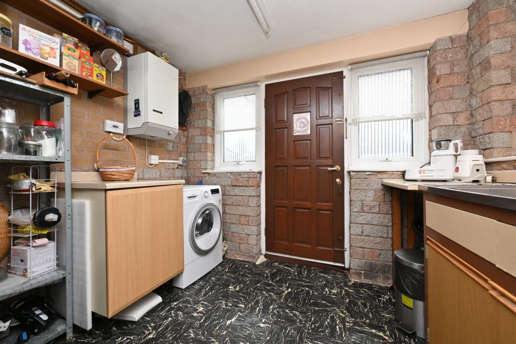 Property photo 3 of 50 Photo 17