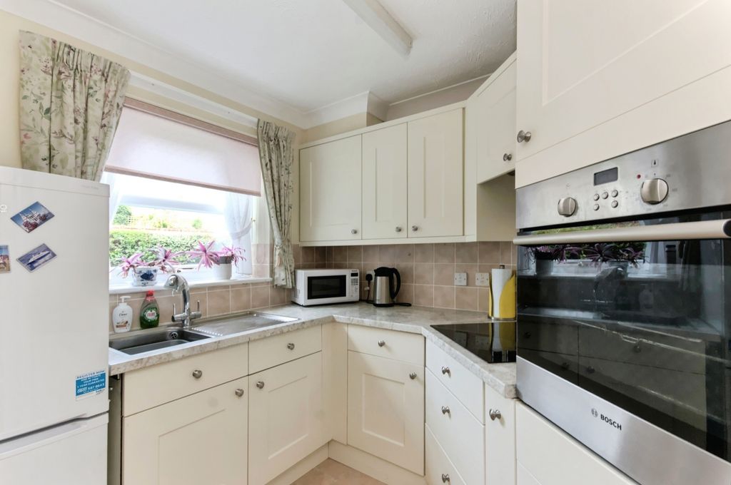 Property photo 1 of 21 Kitchen