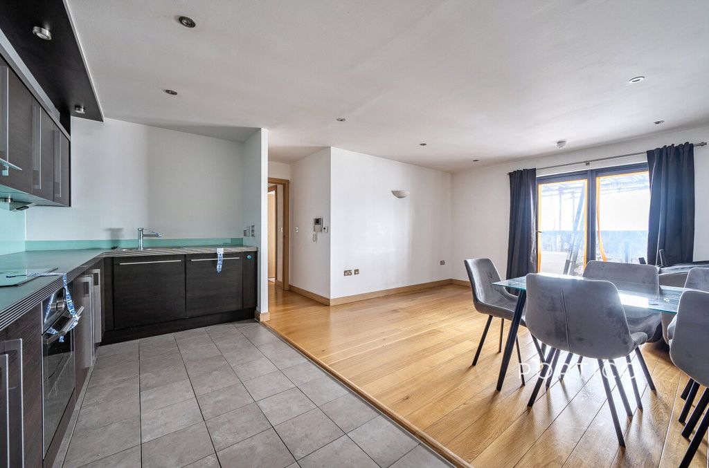 Property photo 2 of 16 Picture No. 18