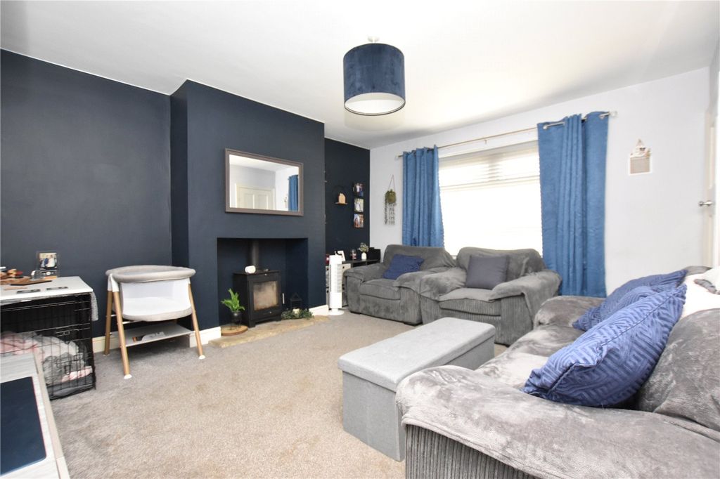 Property photo 2 of 16 Picture No. 14