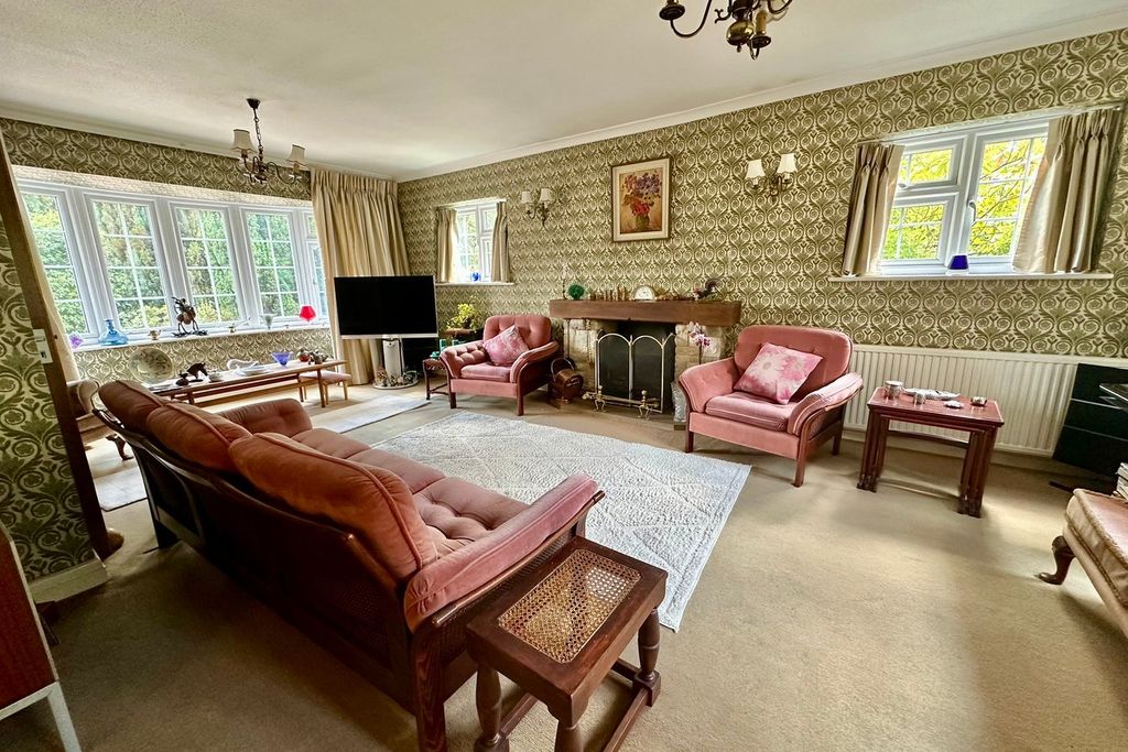 Property photo 2 of 26