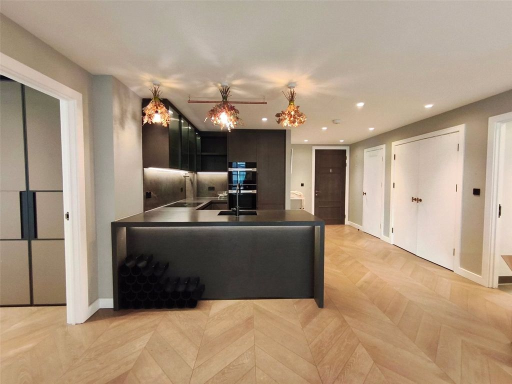 Property photo 1 of 14 Picture No. 05