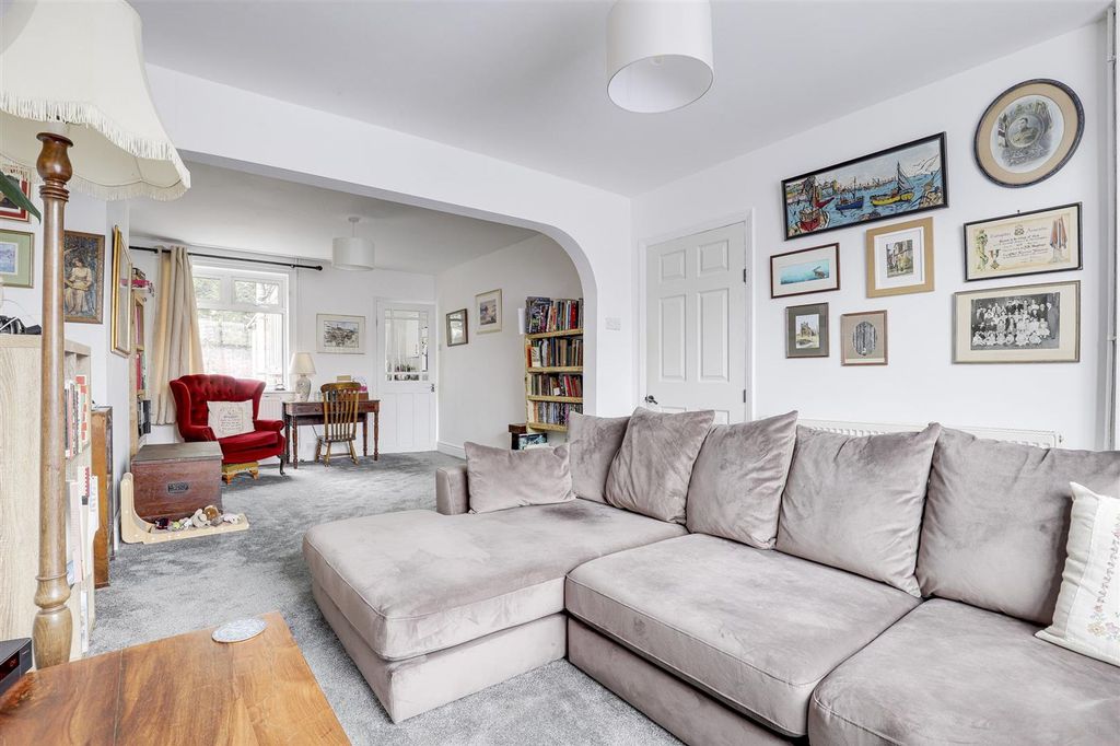 Property photo 3 of 14