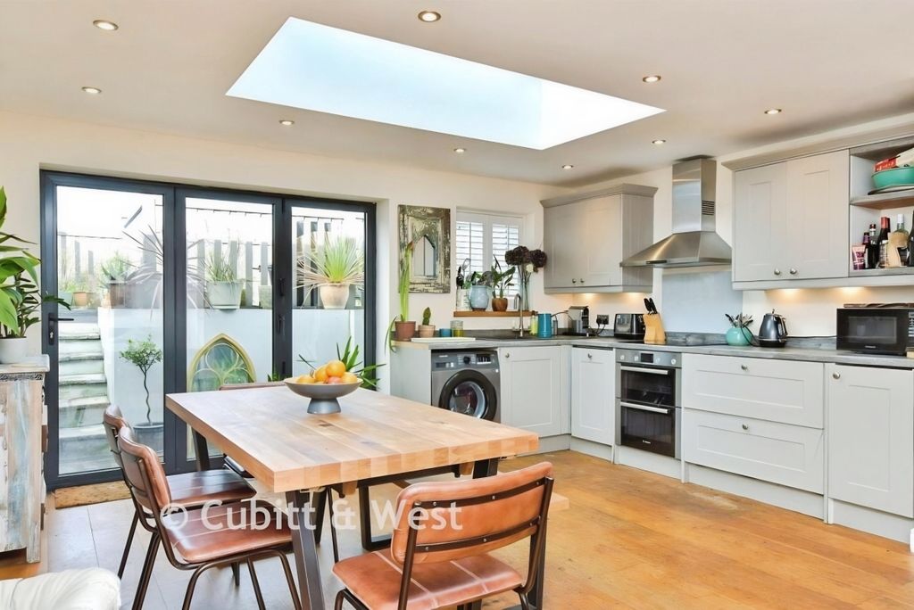 Property photo 3 of 15 6Cad07Ae-3