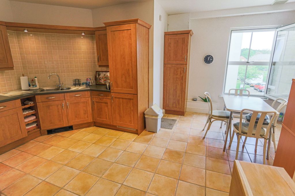 Property photo 2 of 16