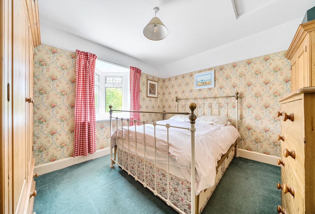 Property photo 2 of 21 1327259-3-687Fdbf...