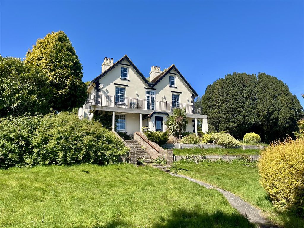 Property photo 1 of 40