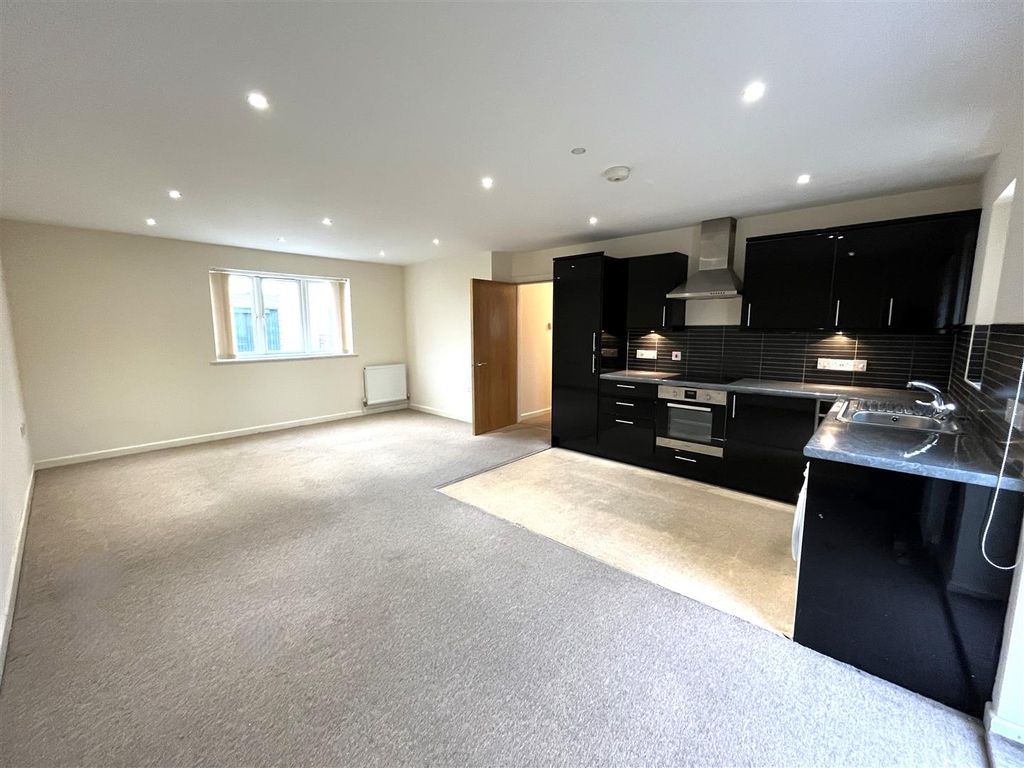 Property photo 3 of 7 Kitchen/Sitting Room