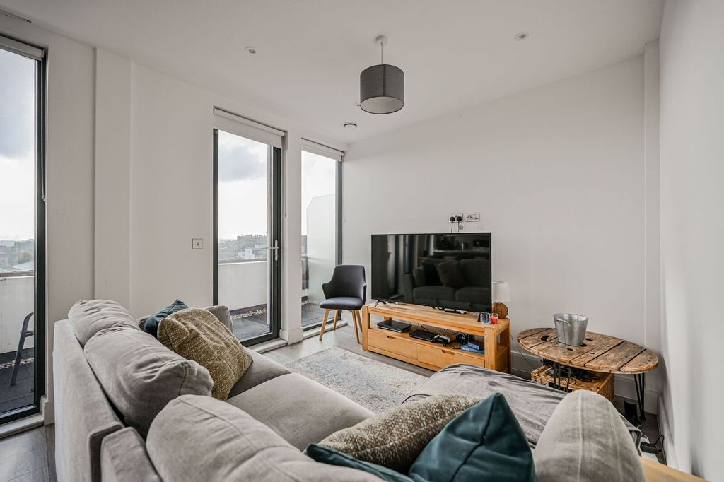 Property photo 1 of 10