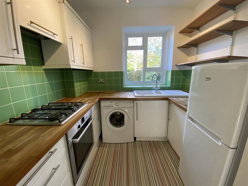 Property photo 2 of 9 Kitchen.Jpeg