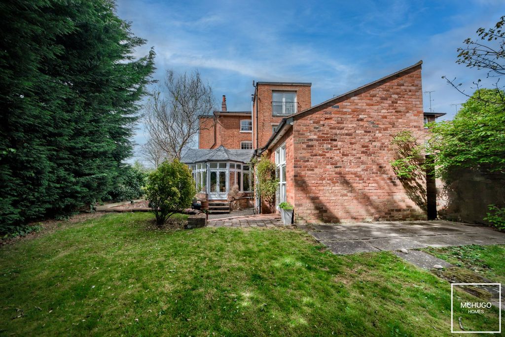 Property photo 2 of 22