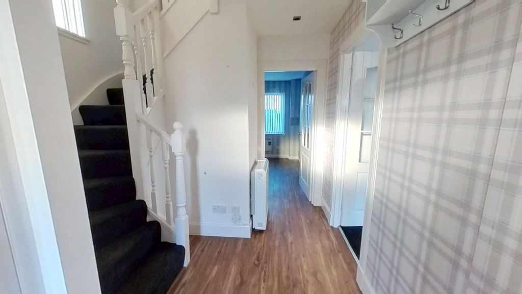 Property photo 2 of 11 Photo 2