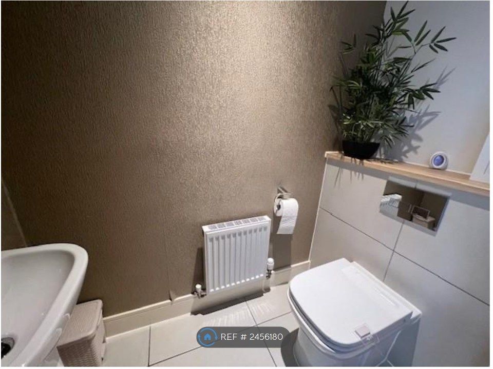 Property photo 2 of 35 Wc