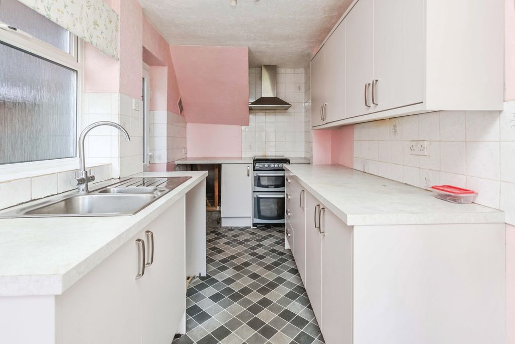 Property photo 3 of 17 Pbox-Img.Jpg