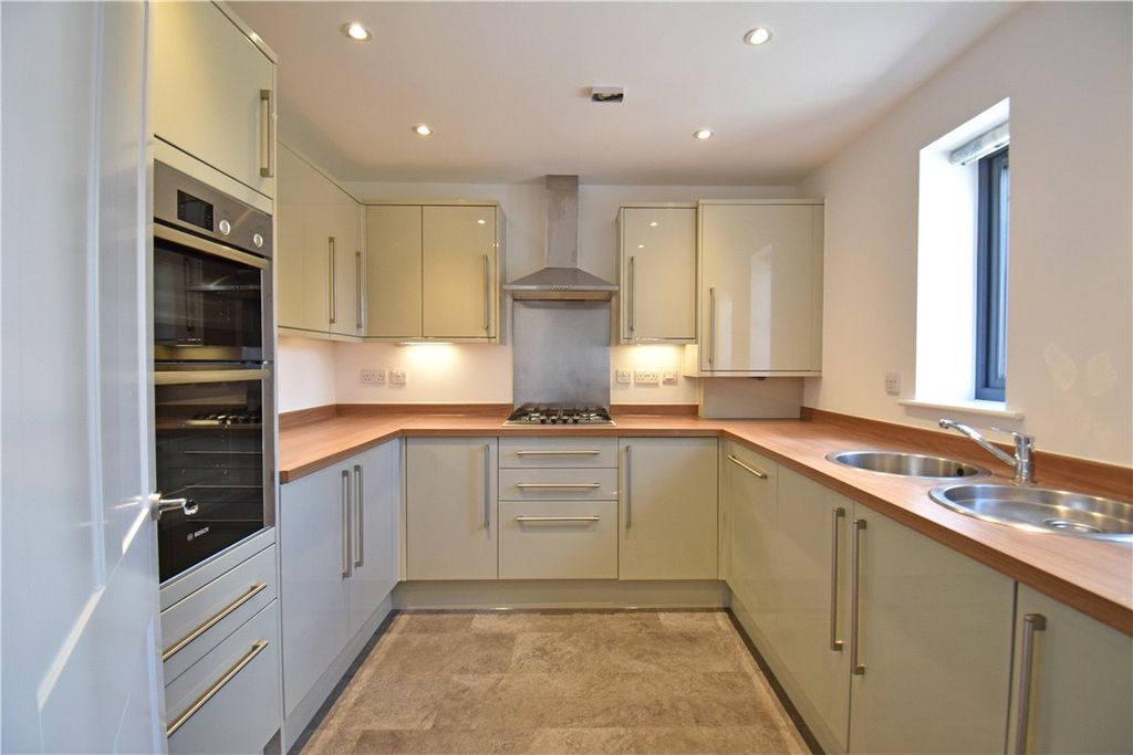 Property photo 2 of 10 Picture No. 11