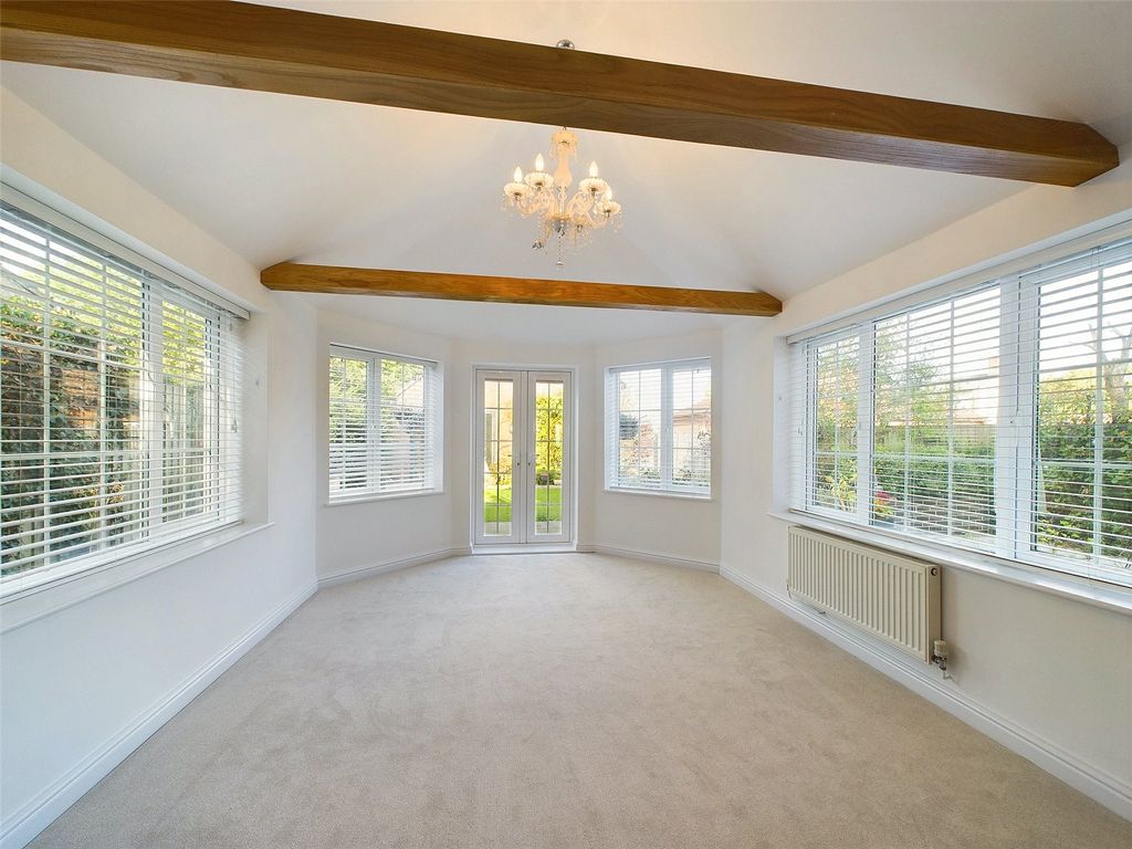 Property photo 3 of 19 Picture No. 01