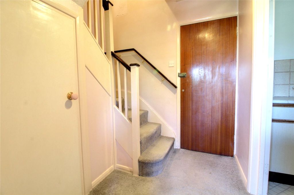 Property photo 2 of 8 Picture No. 16