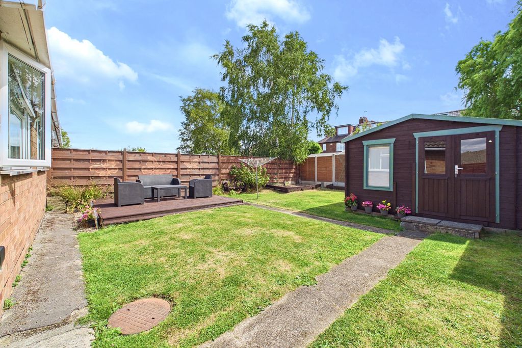Property photo 2 of 17 Cam02279G0-Pr0158-Still017