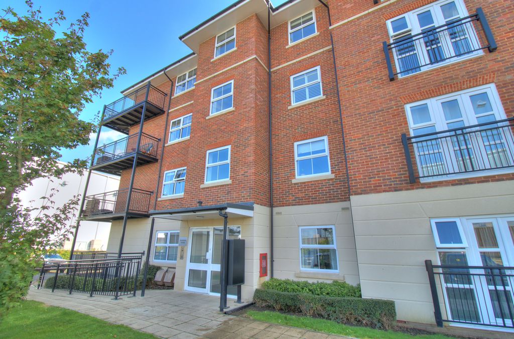 Property photo 1 of 9 Front