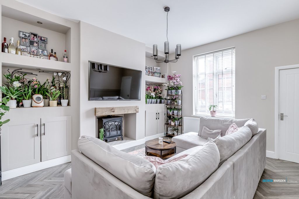 Property photo 3 of 28