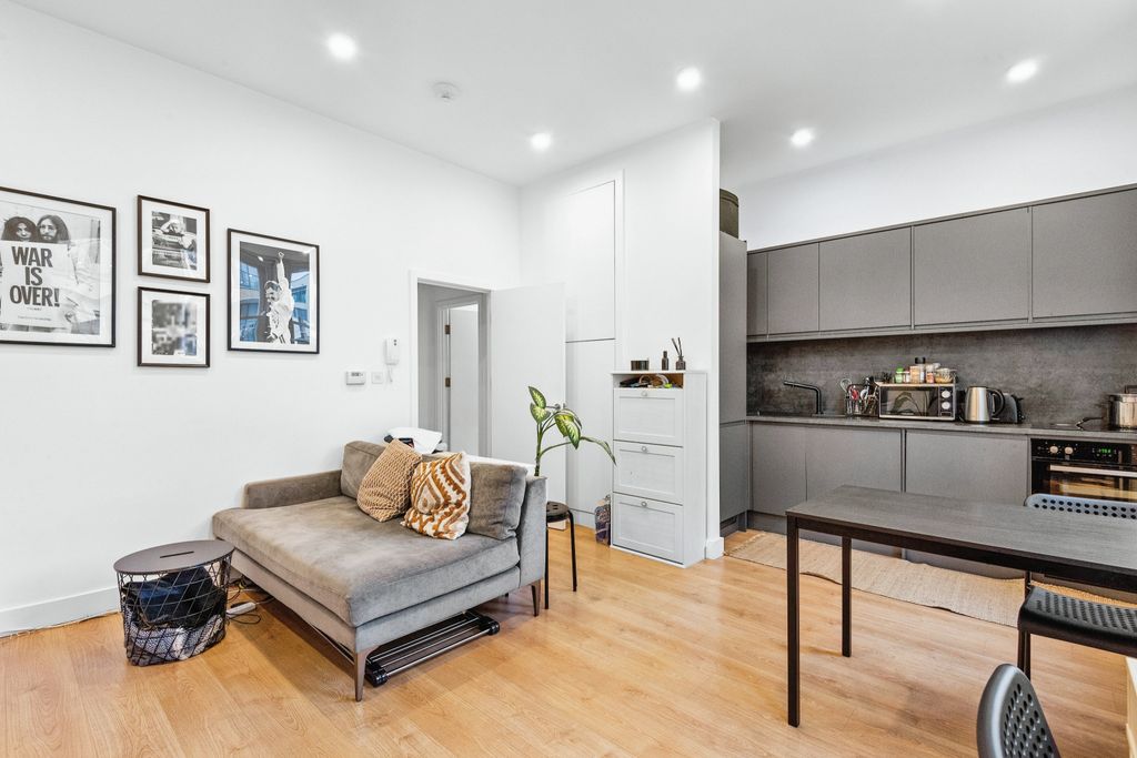 Property photo 1 of 10 7