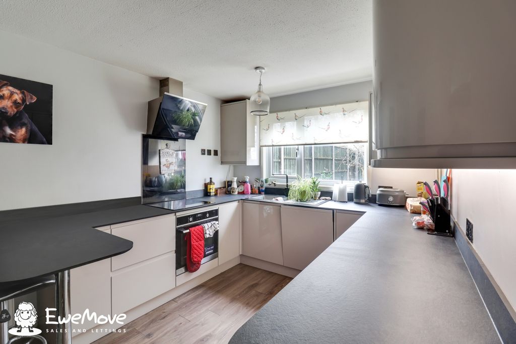 Property photo 3 of 14 Kitchen