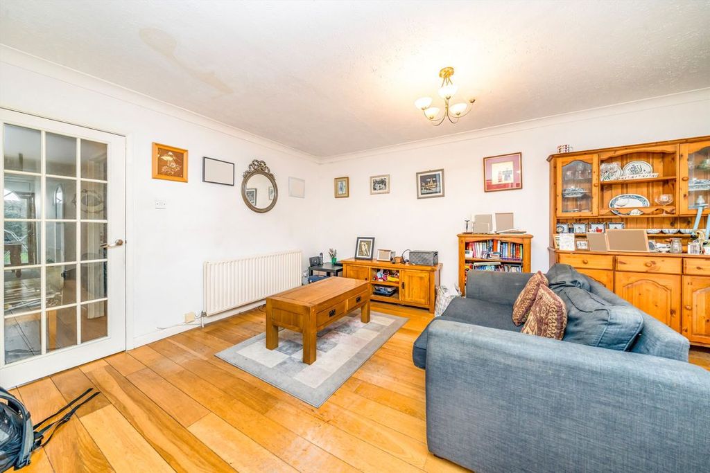 Property photo 3 of 6