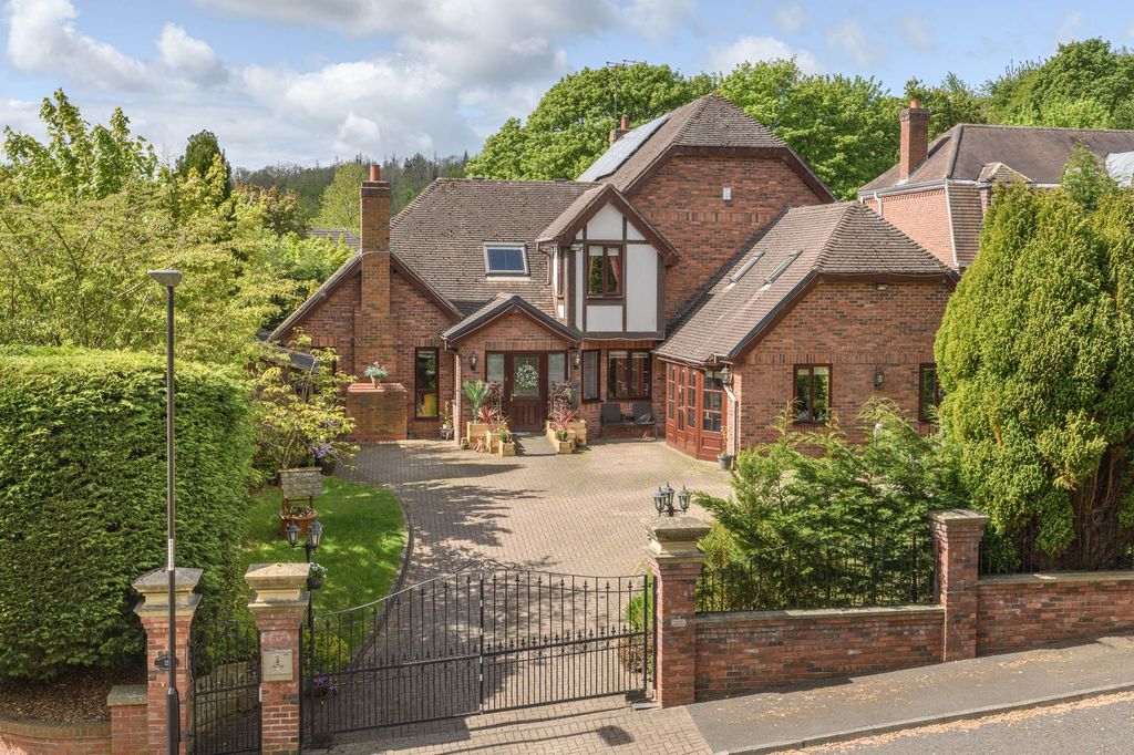 Property photo 1 of 33