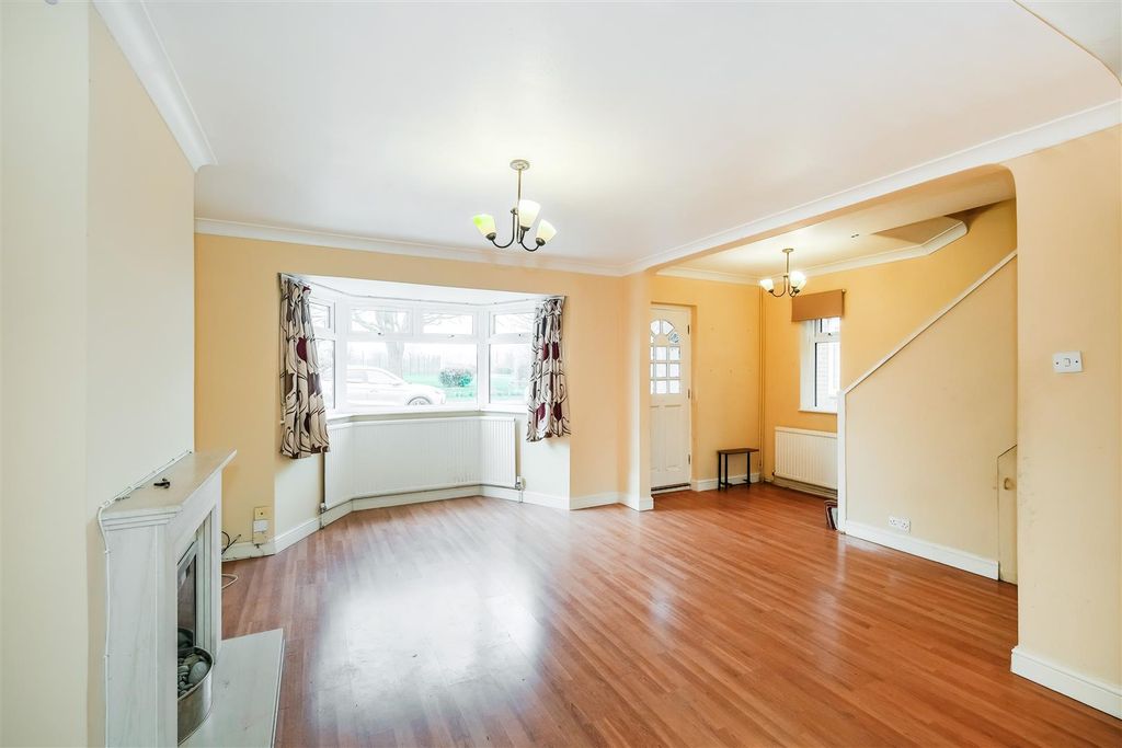 Property photo 3 of 22 100 Oaks Lane-1.Jpg