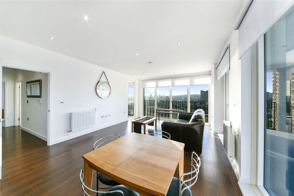 Property photo 2 of 8 Dining