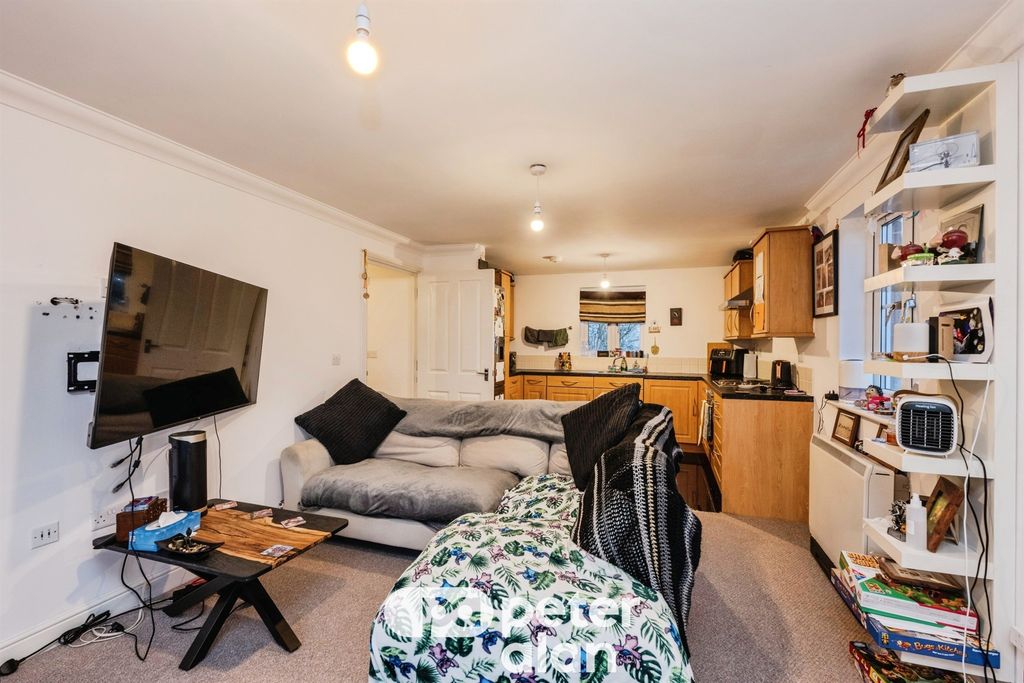 Property photo 3 of 13