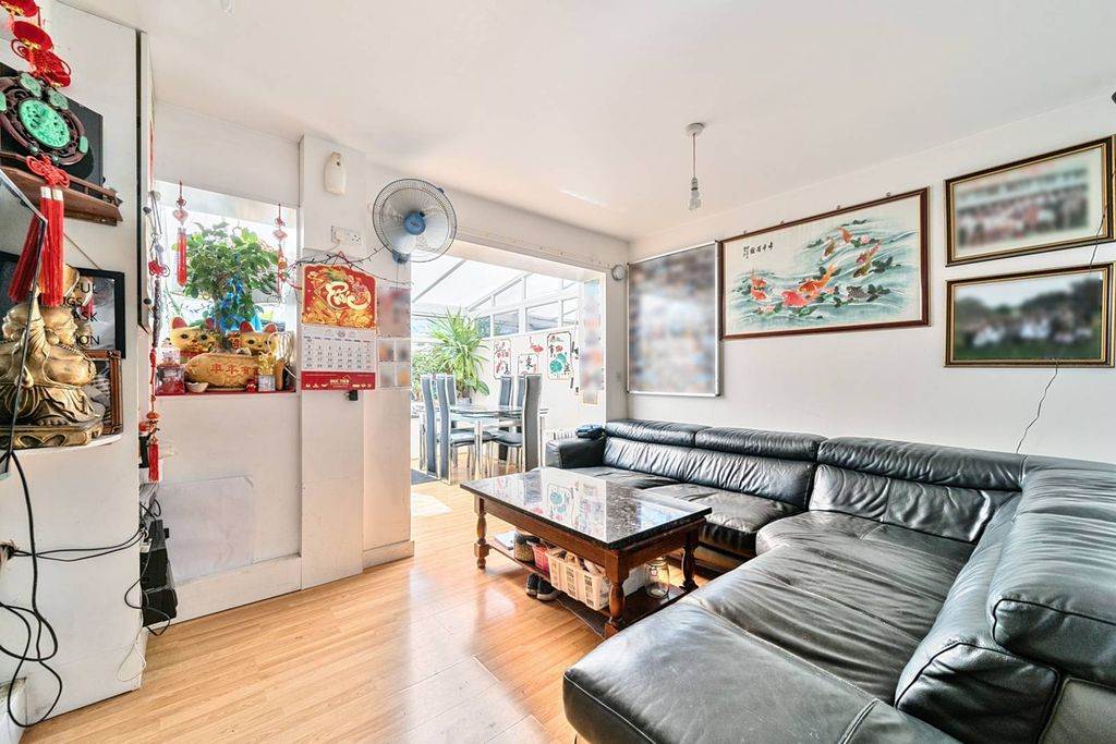 Property photo 3 of 14