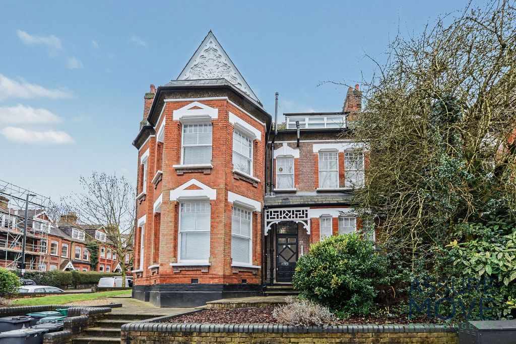 Property photo 1 of 12