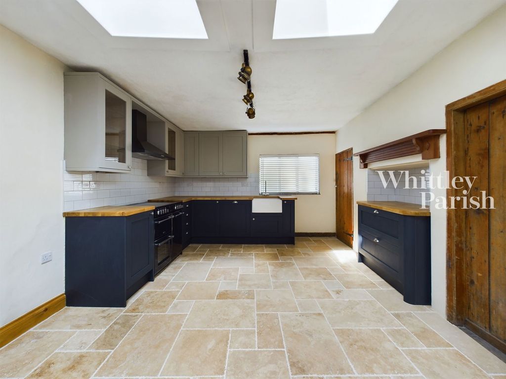 Property photo 3 of 25