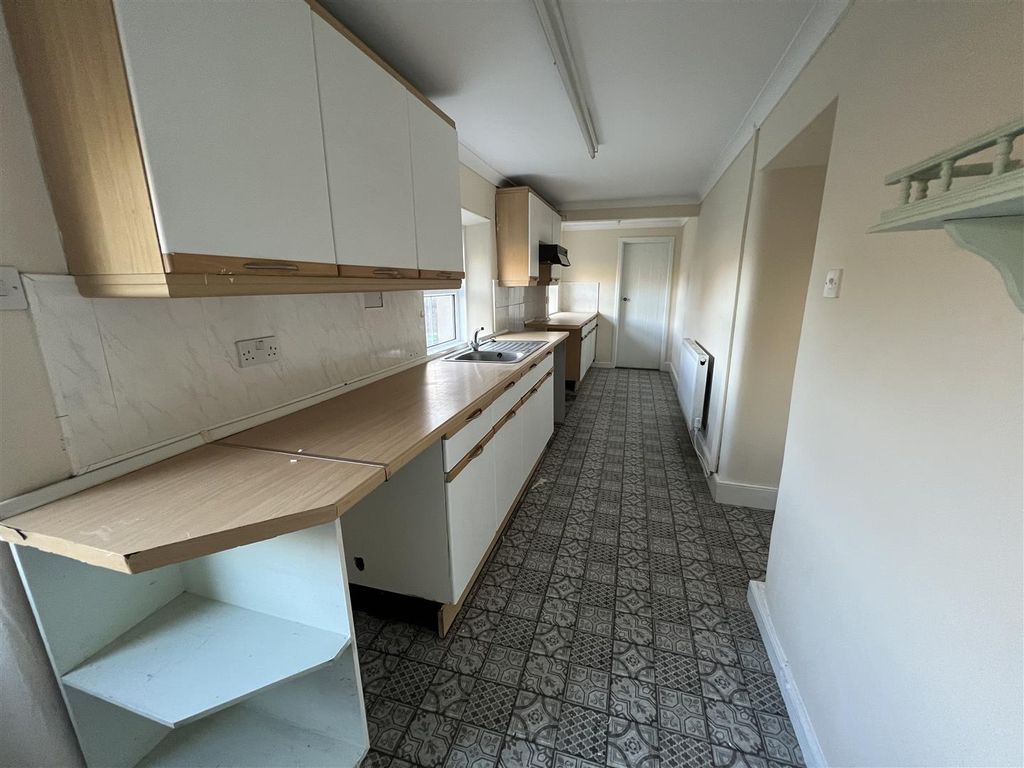 Property photo 3 of 16